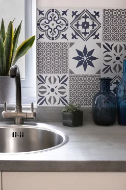 6 dalles adhésive murales Wall Tiles D-C-Fix Nadia effet carreaux de ciment bleu, gris, blanc L.15 x l.15cm