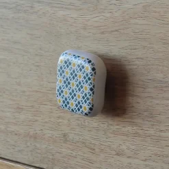 Bouton de meuble Carré Beloen bleu et jaune l.4,1 mm x h. 4.1 cm