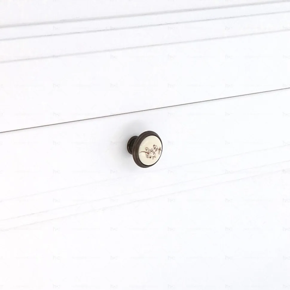 Boutons pour meubles en zamac et Porcelaine Diamètre 35 Brun alu