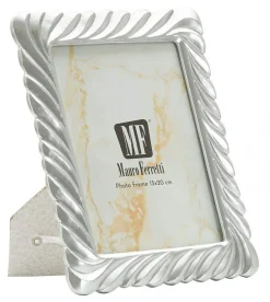 Cadre en résine argentée 21,3x1,5x26,3 cm (mesure intérieure 15x20 cm)