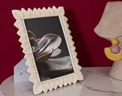 Cadre en résine crème 21,3x1,7x26,5 cm (mesure interne 15x20 cm)
