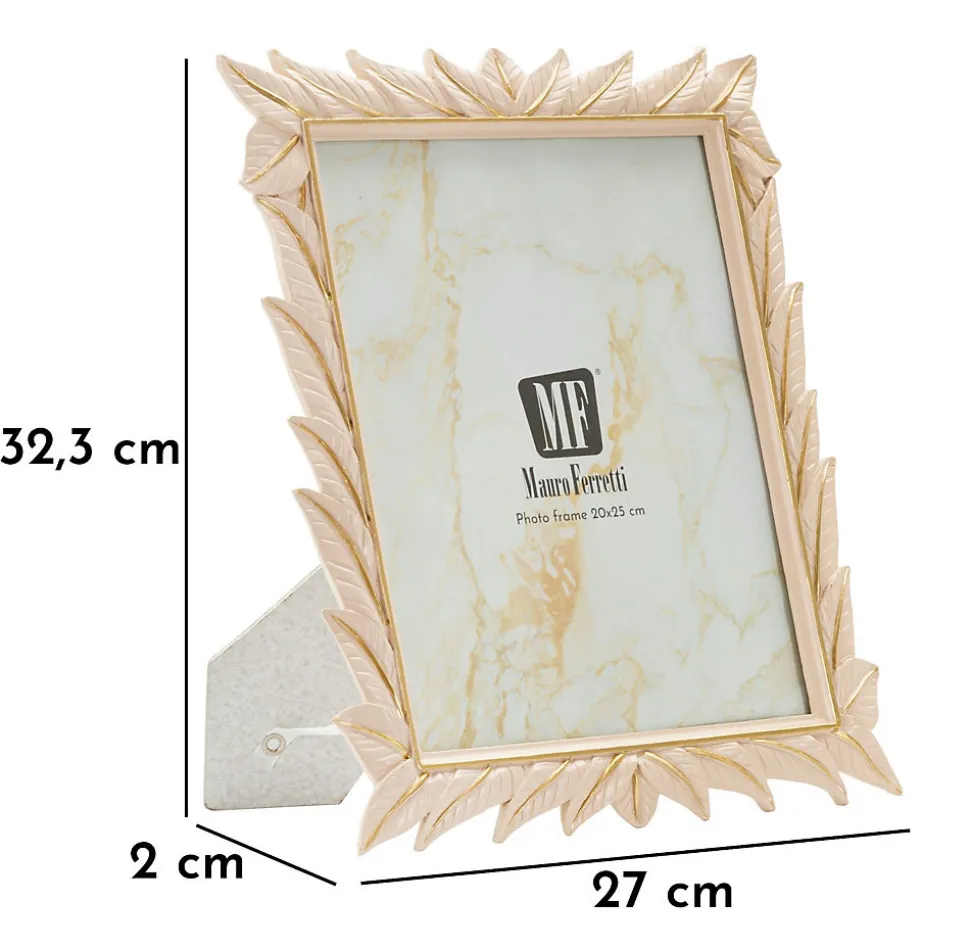 Cadre en résine dorée 27x2x32,3 cm (mesure intérieure 20x25 cm)