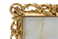 Cadre en résine dorée 26,9x2x32,3 cm (mesure intérieure 20x25 cm)
