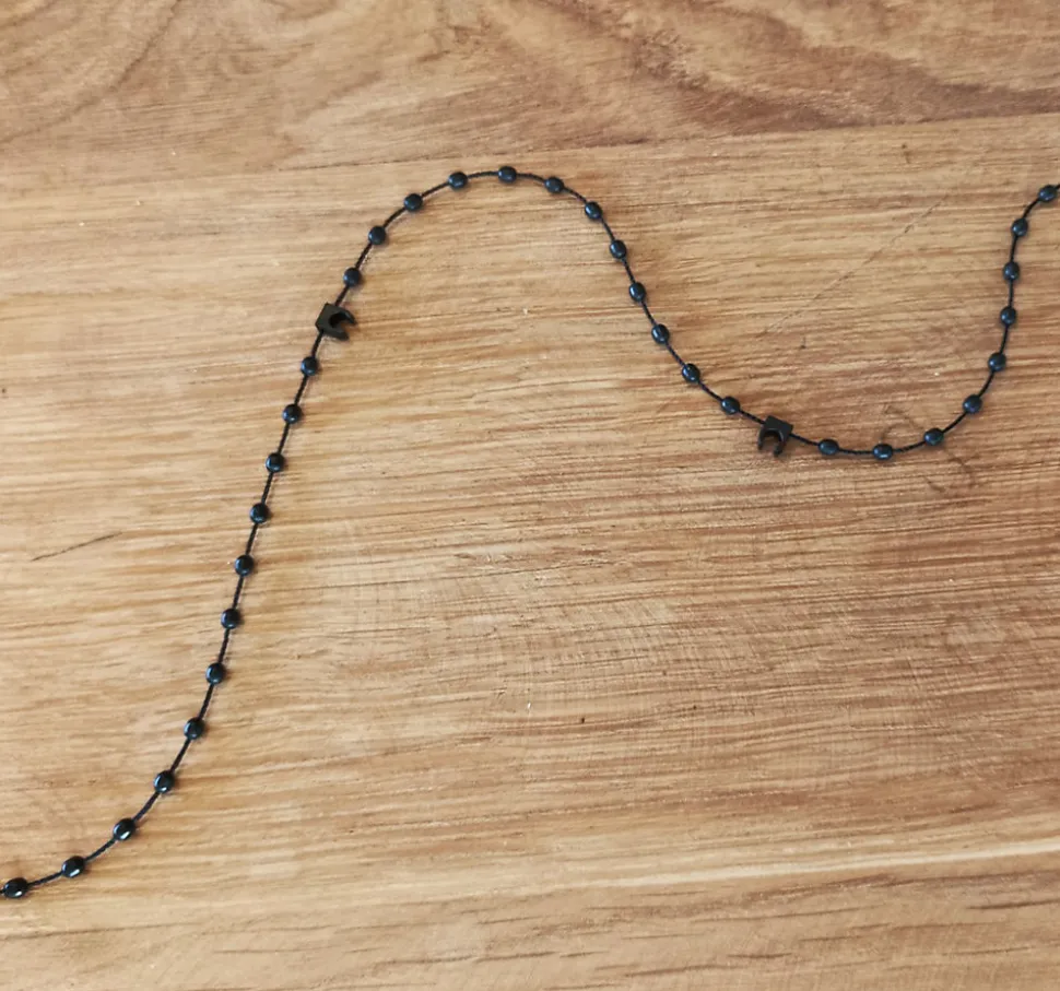 Chainette de liaison 89mm noire - 50 crochets (25 bandes)