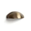 Coquille en Zamak avec finition en cuir vieilli, dimensions: 79x30x25mm et inserts: 64mm-