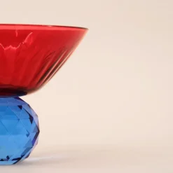 Coupe bicolore en cristal à facettes