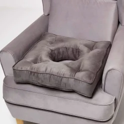 Coussin bouée rehausseur en suédine gris, 50 x 50 x 10 cm - HOMESCAPES