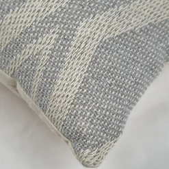 Coussin carré 40 x 40 cm coton brodé grands losanges gris - BEAM