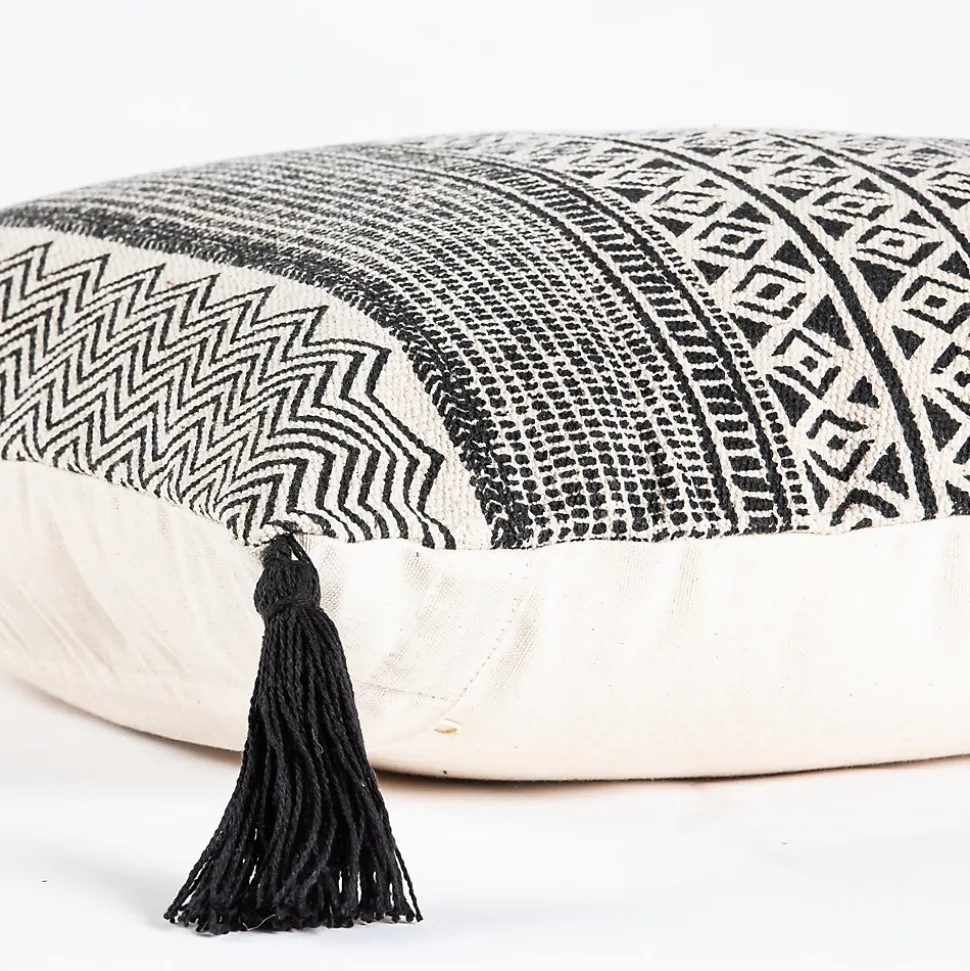 Coussin carré imprimé pompons Africa L.45 x l.45cm Deco&co