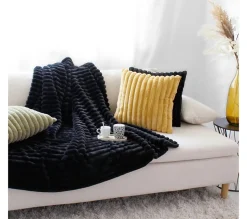 Coussin cottele effet velours design et moderne