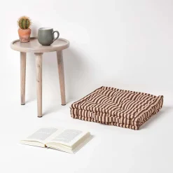 Coussin de sol chocolat - fines rayures beige - 50 x 50 cm - HOMESCAPES