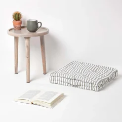 Coussin de sol gris - fines rayures - 50 x 50 cm - HOMESCAPES