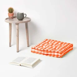 Coussin de sol orange à  grands carreaux vichy, 50 x 50 cm - HOMESCAPES