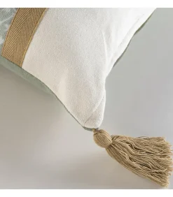 Coussin déhoussable à pompons motifs feuillages vert sauge - 30x50cm - Vert sauge