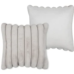 Coussin en imitation fourrure ultra douce à bandes (45x45 cm - Ecru)