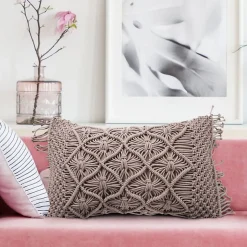 Coussin macramé en coton tressé violet clair 40x60