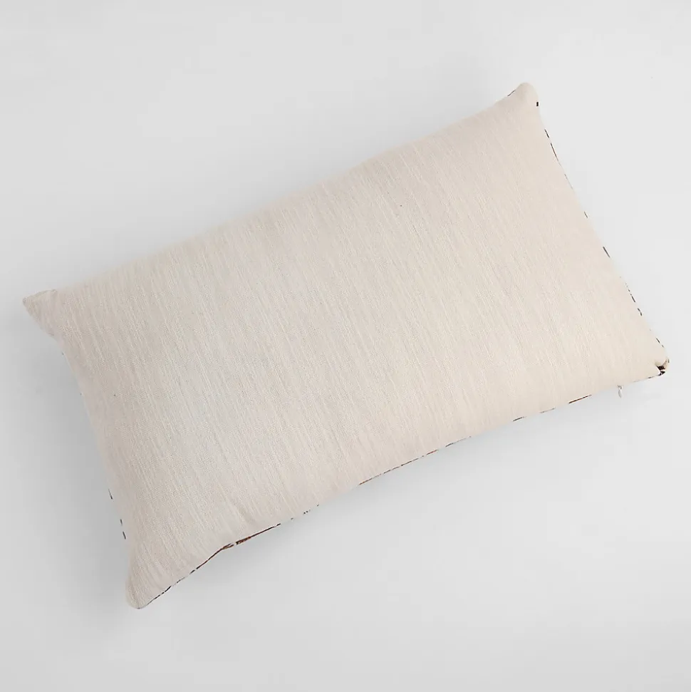 Coussin motif floral Miekki GoodHome rose et blanc l.30 x L.50 cm