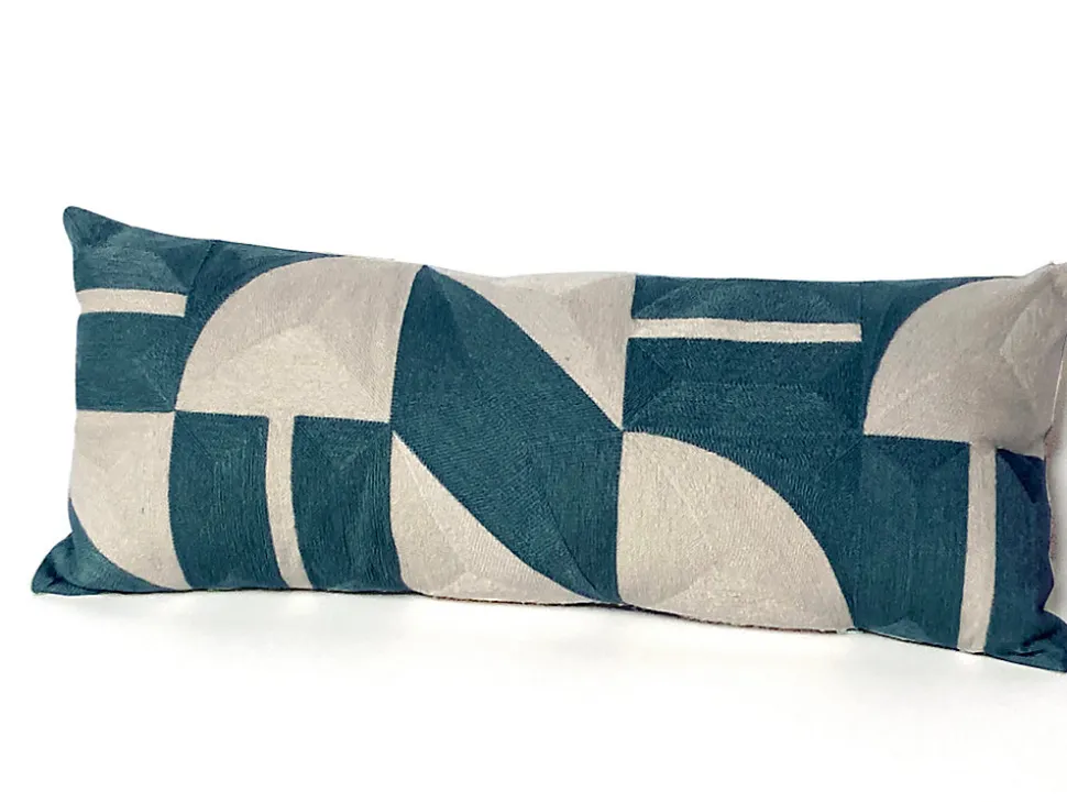 Coussin motif géométrique bleu et blanc l.70 x h.30 cm
