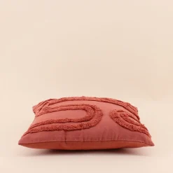 Coussin terracotta en relief 40x40cm