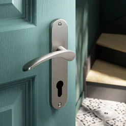 Ensemble poignée sur plaque rondcylindre GoodHome Beare effet nickel satin gris L.110.5mm x l.40mm entraxe 165mm