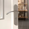 Ensemble poignée sur plaque rond GoodHome Ruis effet nickel satin gris L.138.5mm x l.40mm entraxe 195mm