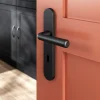 Ensemble poignée sur plaque rond serrure GoodHome Dizel effet nickel mat noir L.121.5mm x l.42mm entraxe 165-195mm