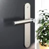 Ensemble poignée sur plaque rond GoodHome Brigg effet chrome et nickel satin gris L.132mm x l.40mm entraxe 195mm