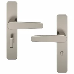 Ensemble poignée sur plaque rectangulaire à condamnation GoodHome Kerver effet nickel satin gris L.128mm x l.42mm entraxe 165-195mm