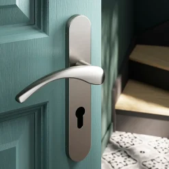 Ensemble poignée sur plaque rondcylindre GoodHome Ruis effet nickel satin gris L.138.5mm x l.42mm entraxe 165-195mm