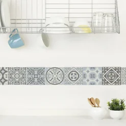 Frise adhésive Coimbra, imitation carrelage carreaux de ciment ancien, bleu et gris, 15 cm X 300 cm. Autocollante décorative.