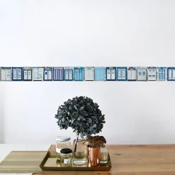 Frise adhésive décorative 10 cm X 300 cm - Série Cabines de Plage en Bois et Bleues Typiques