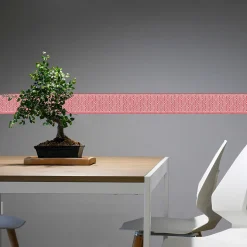 Frise adhésive décorative 10x300cm, motif floral géométrique rose, décoration murale pour intérieur.