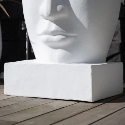 Grande statue de jardin visage design blanc