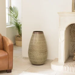 HONORE - Vase alu L40cm H70cm vert vieilli motifs arabesques fleuris