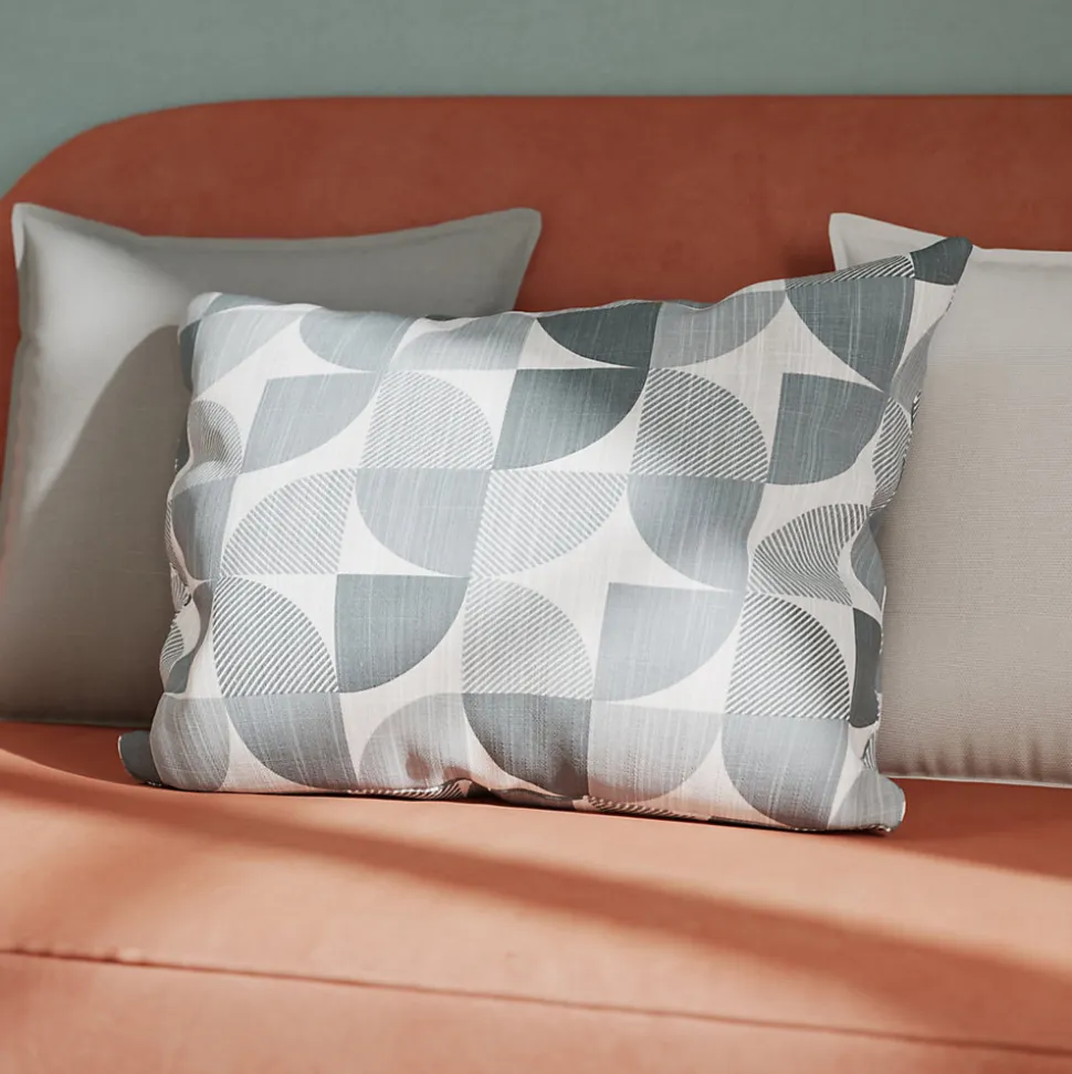 Housse de coussin 100% coton Peca imprimé géométrique gris l.60 x H.40cm GoodHome