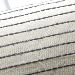 Housse de coussin brodée blanc et gris L.50 x l.30cm Deko & Co