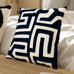 Housse de coussin en coton Manado imprimé géométrique bleu et blanc l.45 x H.45cm GoodHome