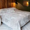 Jeté de lit Imitation Fourrure avec Relief Géométrique (240x250 cm - Beige)