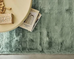 Joy - tapis rectangulaire - fausse fourrure - vert sauge - Lisa Design