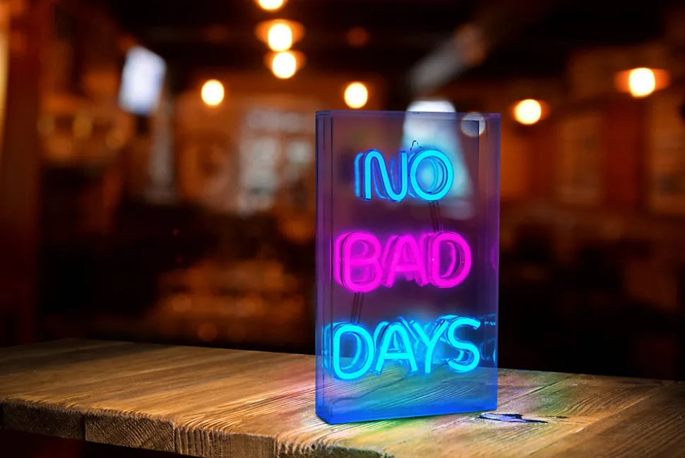 Lampe d'écriture LED 'NO BAD DAYS' Décoration pour l'intérieur 30 x 18 cm, en bleu et magenta-rouge