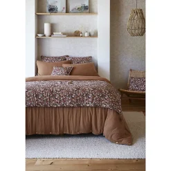 Lot 2 coussins 40 x 40 cm en gaze de coton camel et fleuri - ISABELA 1