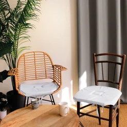 Lot de 4 galettes de chaise à rabat, 40x40 cm, blanc, avec nouettes, 100% polyester certifié oeko-tex, collection Basic, CMADECO