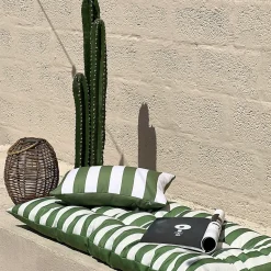 Matelas de sol rayé vert L.120 x l.60 x ep.5cm Ornami