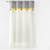 panneau a oeillets 140 x 280 cm voile sable+top imprime+pompon neo casa