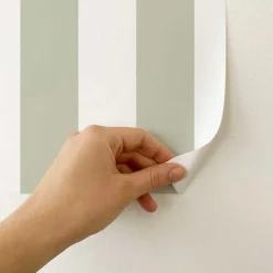 Papier peint adhésif rayures verticales blanc et vert en vinyle lavable et amovible - 1 rouleau 50x300 cm - Decochic