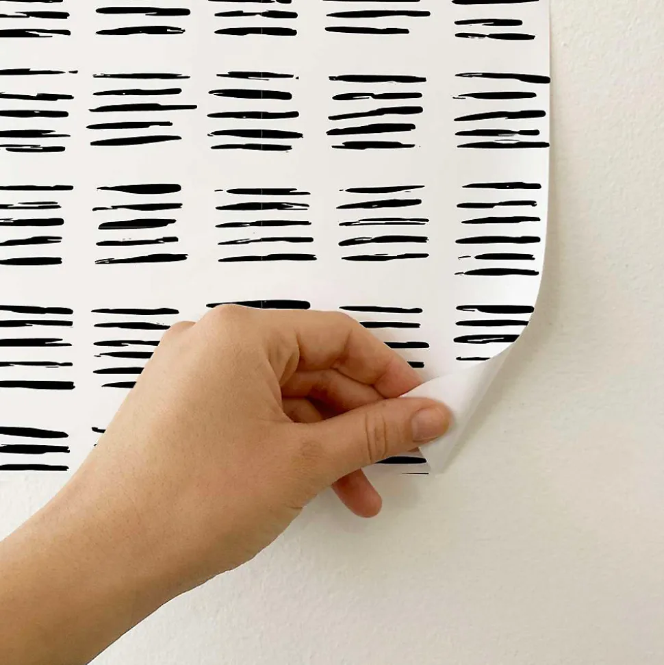 Papier peint adhésif scratch noir en vinyle lavable et amovible - 1 rouleau 50x300 cm - Decochic