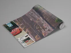 Papier peint panoramique sur intissée de Komar - Disney and Pixar Cars Every Road has a Story - Taille: 400 x 250 cm