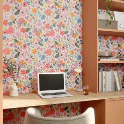 Papier peint pré-encollé vinyle intissé bouquet de fleurs Easy Roll GoodHome Tullie rose l.53 x H.1005 cm
