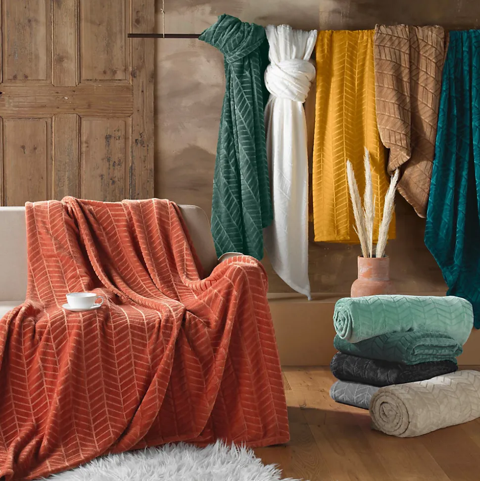 Plaid 180 x 220 cm en flanelle relief uni Modèle ARYA Coloris Sauge