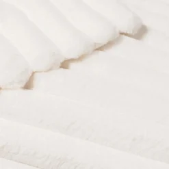 Plaid Imitation Fourrure Ultra Doux 100% Polyester BOUDOIR Certifié OekoTEX Blanc Naturel